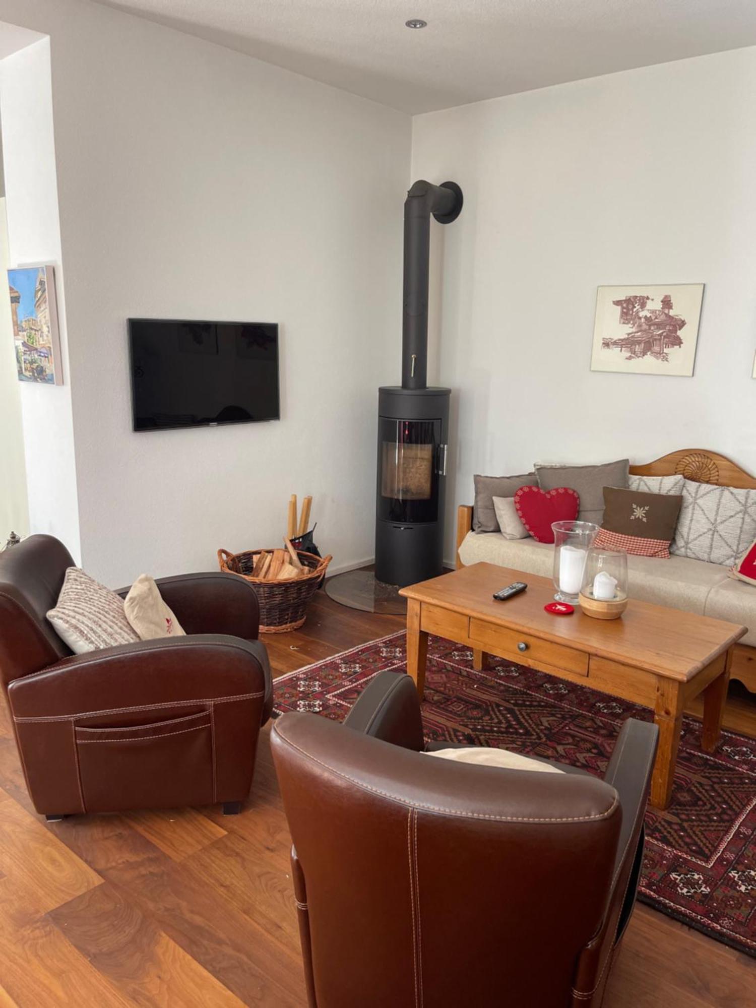 Alpine City Suite Brig Bagian luar foto