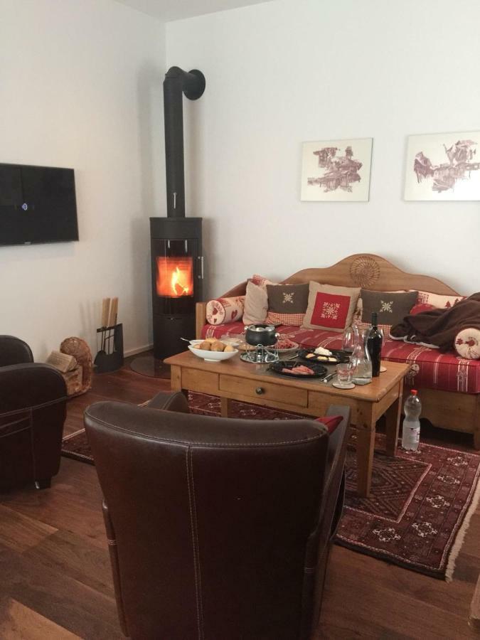 Alpine City Suite Brig Bagian luar foto