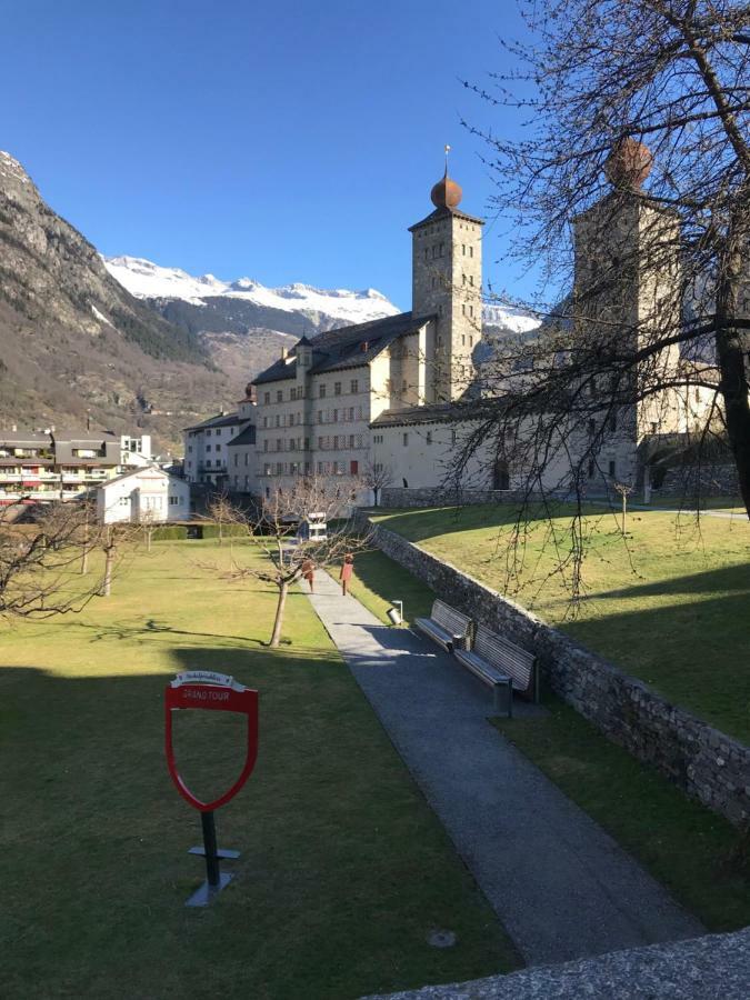 Alpine City Suite Brig Bagian luar foto